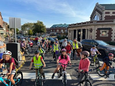 Bike Buses Can Leverage Safe Routes