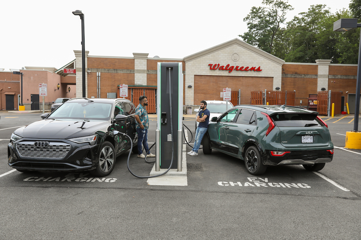 Study: Electric Vehicle Charging Stations Boost Nearby Business