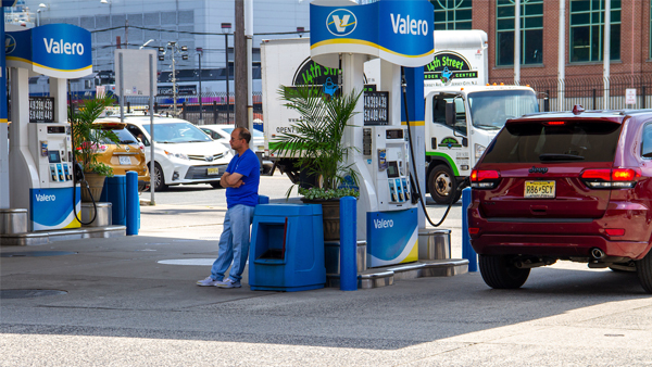 Valero gas station attendent in Hoboken