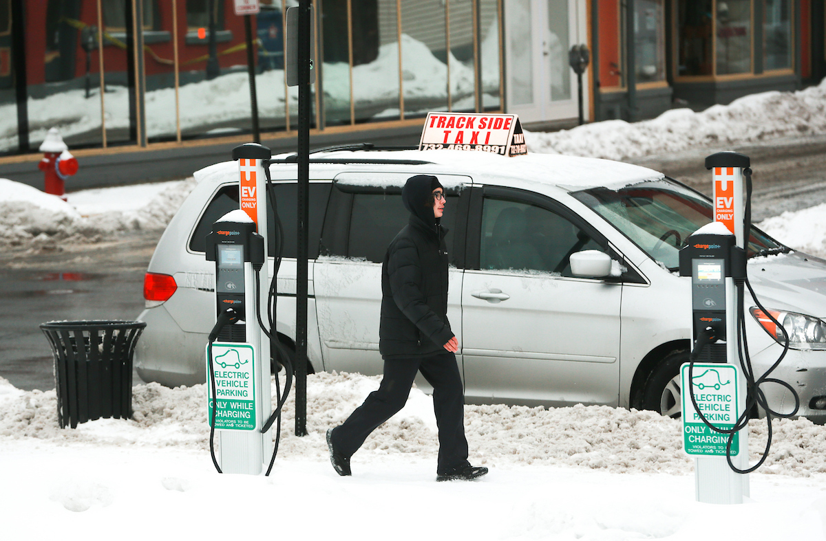 EV Charging Study Analyzes Peak Use